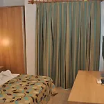 Selenium Hotell