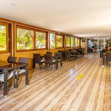 Szálloda Selenium Side