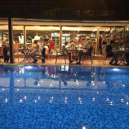 塞勒尼姆酒店 3*