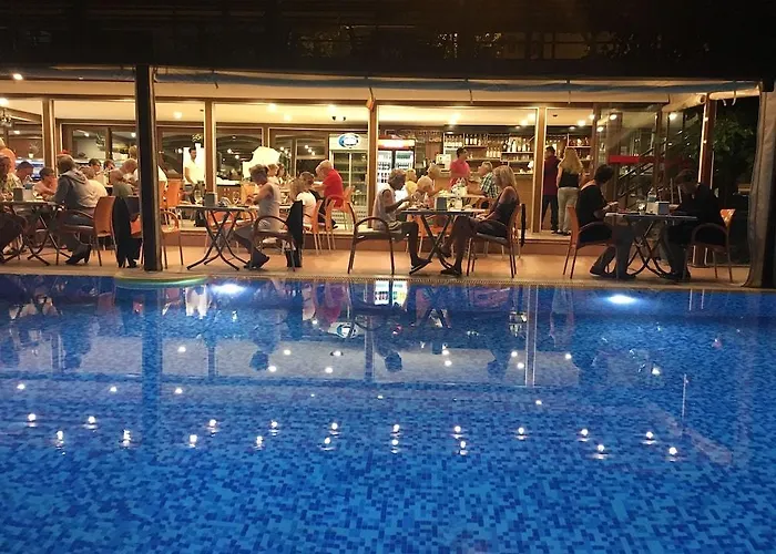 塞勒尼姆酒店 3*