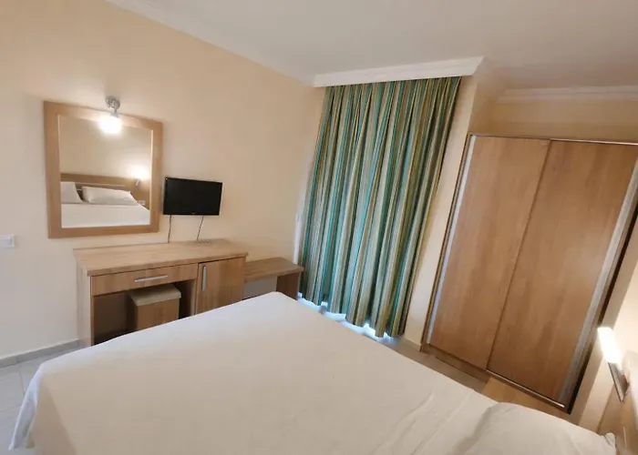 塞勒尼姆酒店 3*